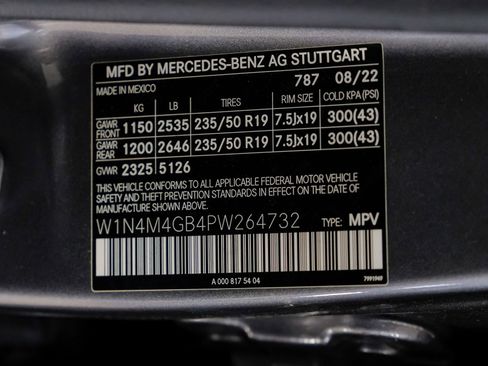 Used 2023 Mercedes-Benz GLB 250 w/ Premium Package image 61
