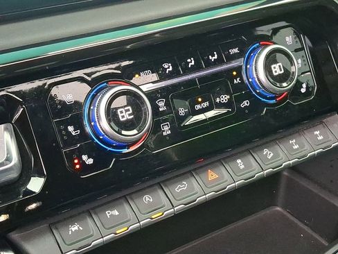 Used 2024 GMC Sierra 1500 AT4X image 36