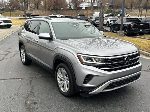 Used 2022 Volkswagen Atlas SE w/ Panoramic Sunroof Package image 3
