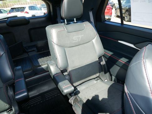 Used 2025 Ford Explorer ST w/ Sun And Sound Package AWD/4WD image 14