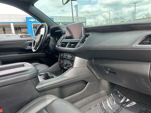 Used 2024 Chevrolet Suburban LT RWD image 33