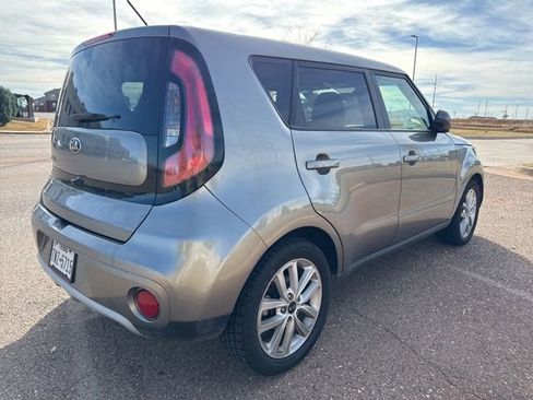 Used 2019 Kia Soul + image 6