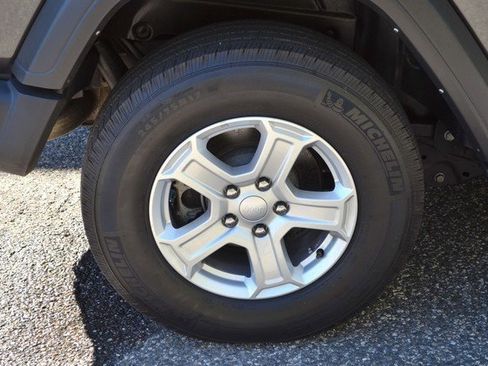 Used 2021 Jeep Wrangler Sport image 11