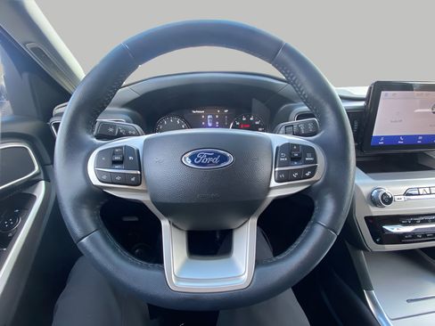 Certified 2023 Ford Explorer XLT w/ Equipment Group 202A AWD/4WD image 5