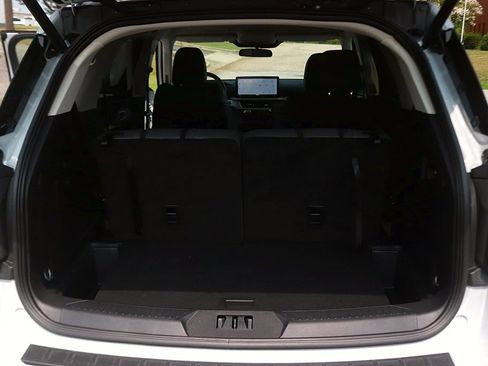 Used 2025 Ford Explorer Active w/ Active Comfort Package RWD image 15