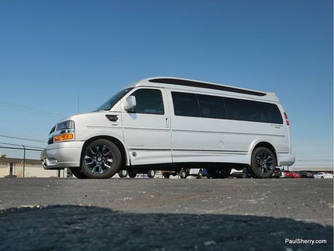 Used 2023 Chevrolet Express 2500 Extended image 21