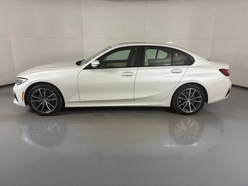 Used 2022 BMW 330i xDrive 330i xDrive w/ Driving Assistance Package image 5