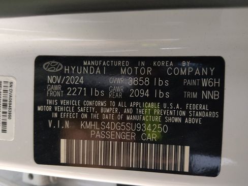 Used 2025 Hyundai Elantra SEL image 33