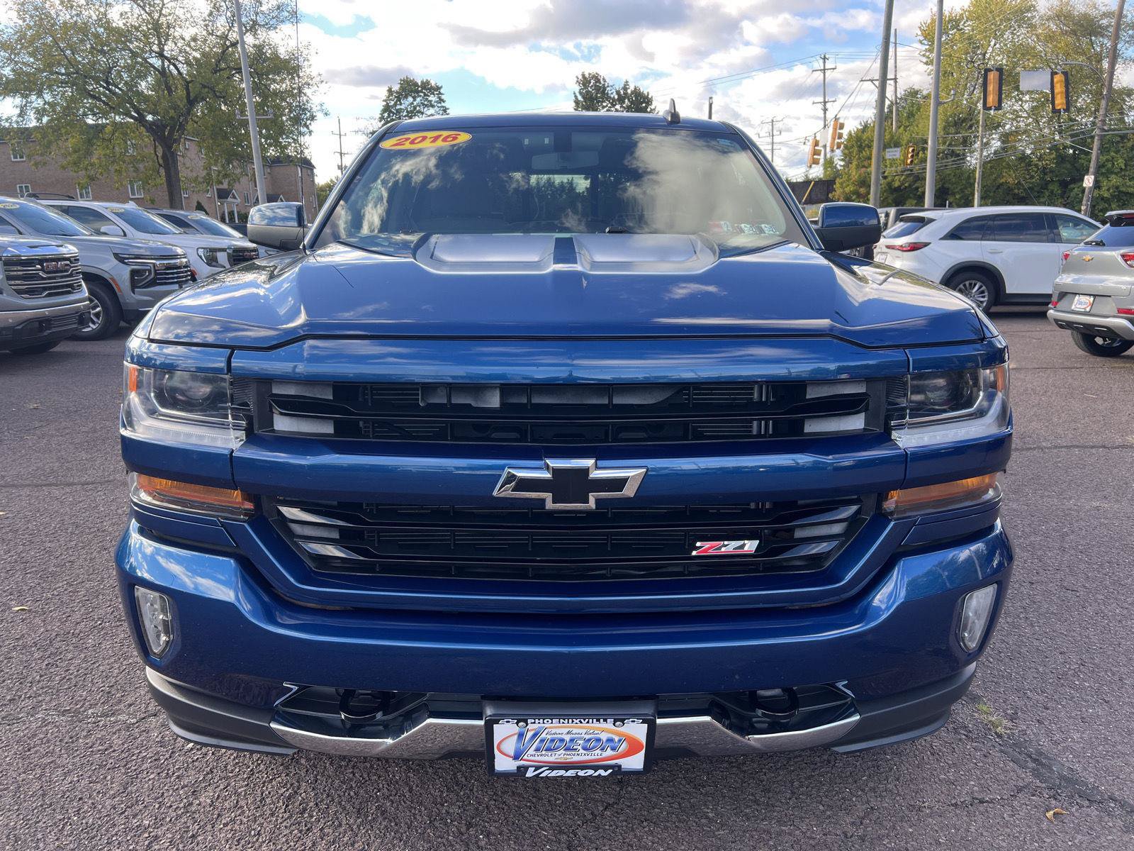 Used 2016 Chevrolet Silverado 1500 LT w/ All Star Edition AWD/4WD image 2