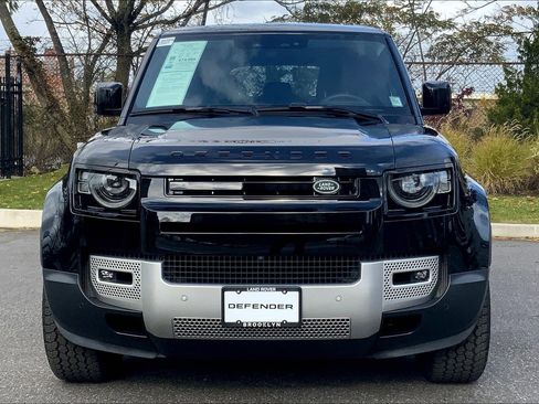 Used 2025 Land Rover Defender 110 S image 3