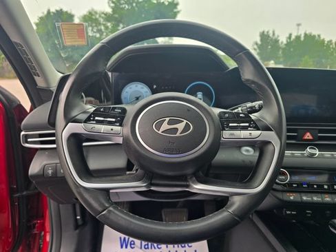 Used 2025 Hyundai Elantra SEL FWD image 23