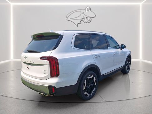 Used 2024 Kia Telluride S AWD/4WD image 5