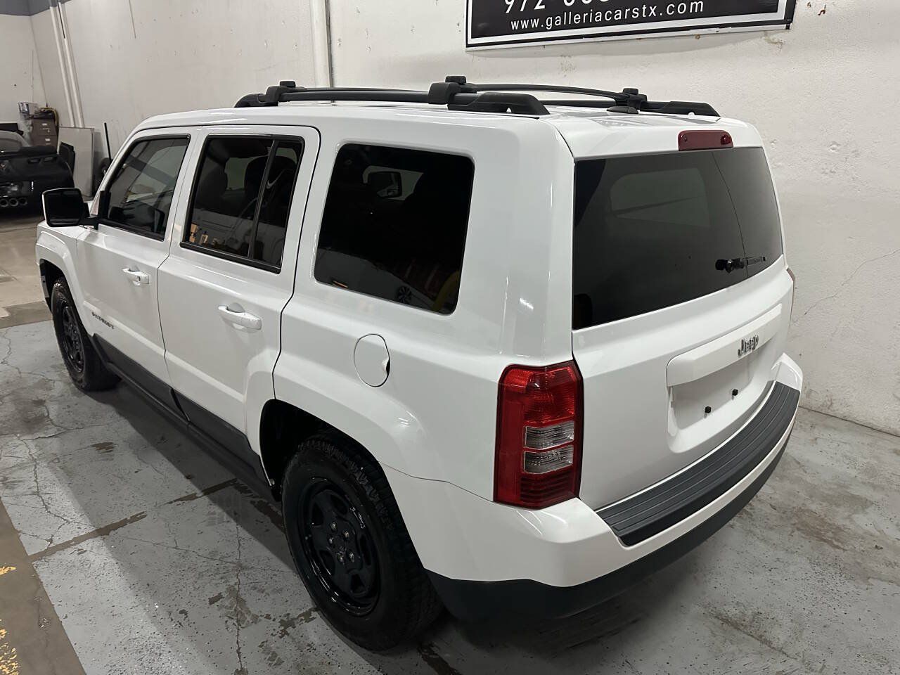 Used 2016 Jeep Patriot Sport w/ Power Value Group FWD image 3
