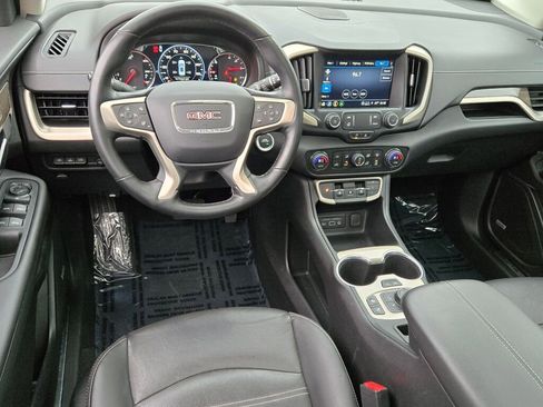 Used 2024 GMC Terrain Denali w/ Denali Premium Package image 18