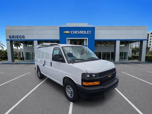 Used 2025 Chevrolet Express 2500 w/ Driver Convenience Package RWD image 2