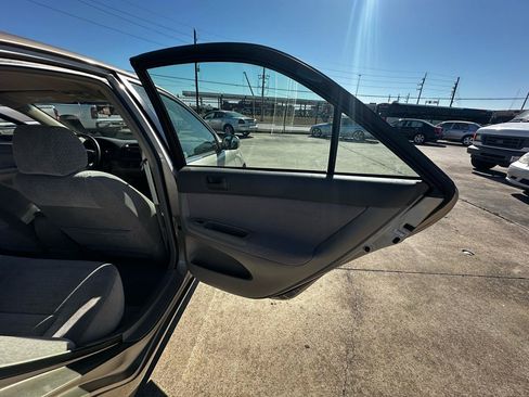 Used 2003 Toyota Camry LE FWD image 27