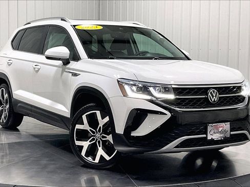 Used 2023 Volkswagen Taos SEL AWD/4WD image 3