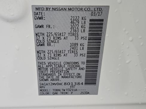 Used 2017 Nissan Rogue SV w/ SV Premium Package image 35