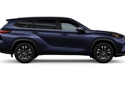 New 2026 Toyota Highlander XLE image 12
