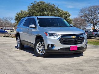 Used 2021 Chevrolet Traverse LT video 1