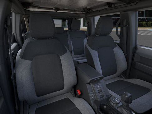 New 2025 Ford Bronco 4-Door image 10