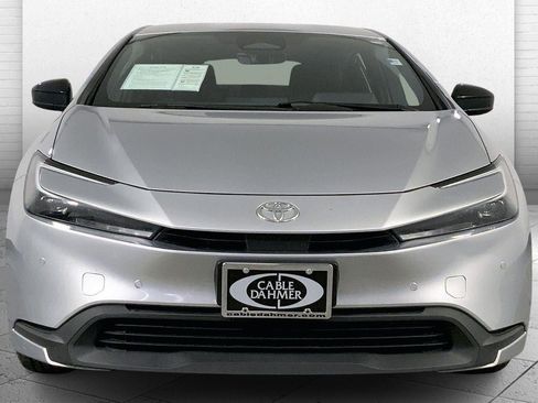 Used 2024 Toyota Prius LE image 2