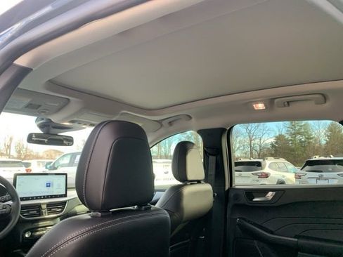New 2026 Ford Escape SE w/ PHEV Premium Package FWD image 26