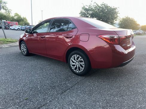 Used 2019 Toyota Corolla LE image 3