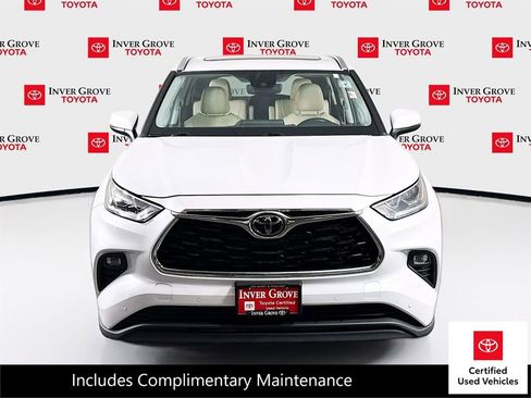 Certified 2022 Toyota Highlander Limited image 2