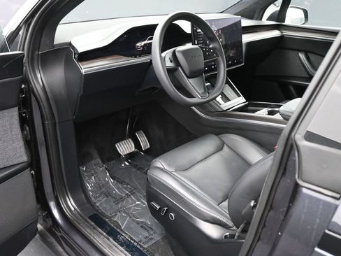 Used 2024 Tesla Model X AWD/4WD image 2