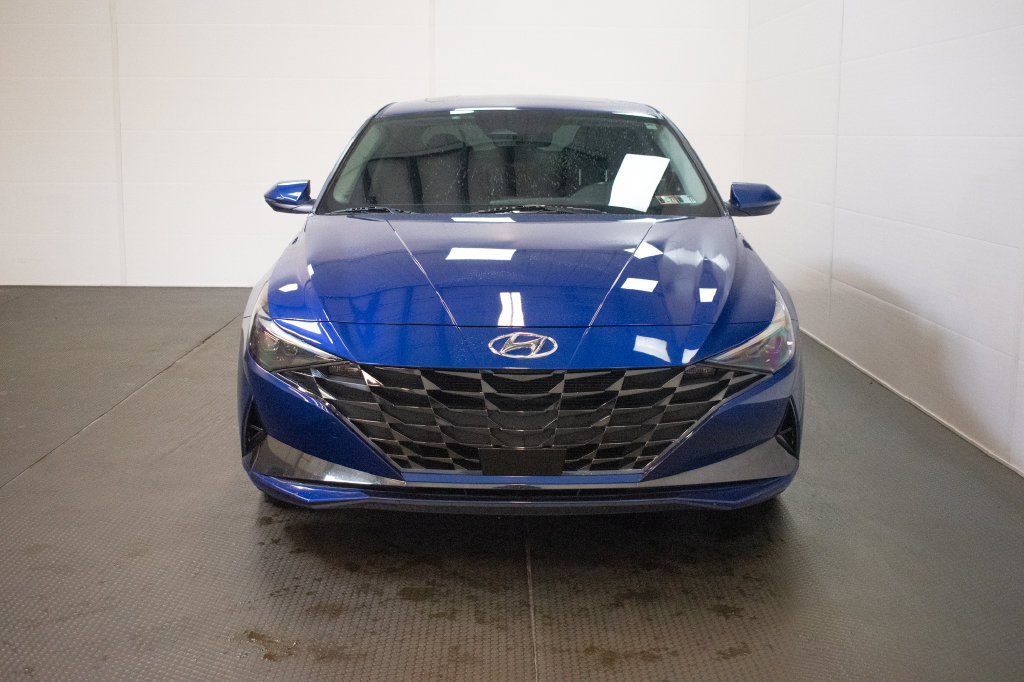 Used 2023 Hyundai Elantra Limited FWD image 2