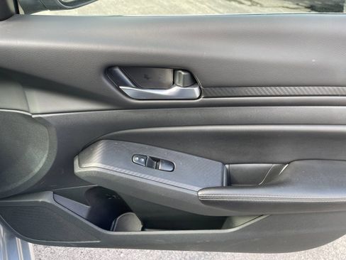 Used 2024 Nissan Altima 2.5 SV image 18