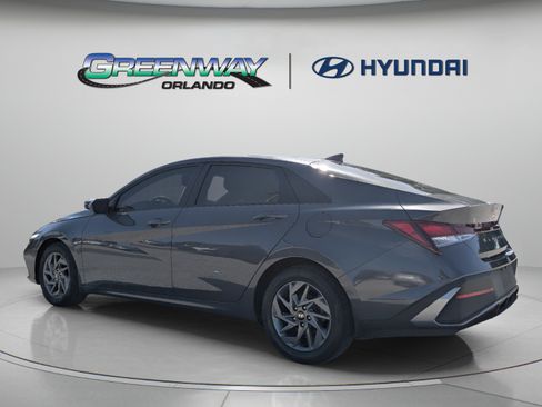 Used 2024 Hyundai Elantra SEL FWD image 6