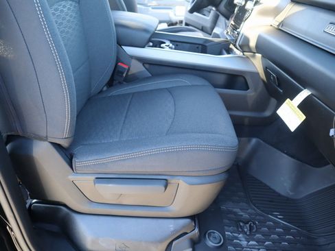 New 2026 RAM 2500 Big Horn AWD/4WD image 14