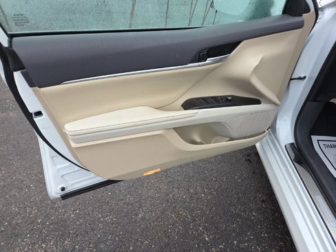 Used 2023 Toyota Camry XLE image 12