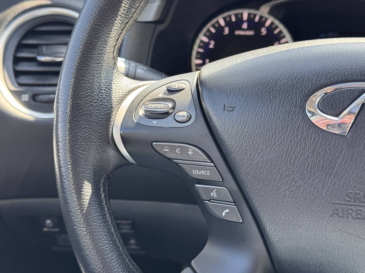 Used 2013 INFINITI JX35 AWD w/ Premium Pkg image 39