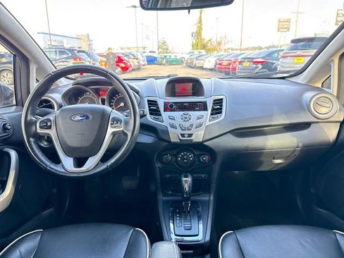 Used 2013 Ford Fiesta Titanium image 12