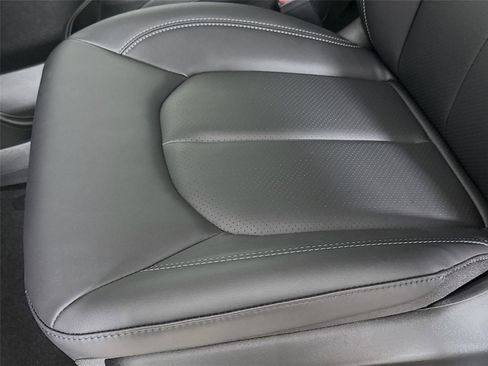 New 2026 Chrysler Pacifica Select image 21