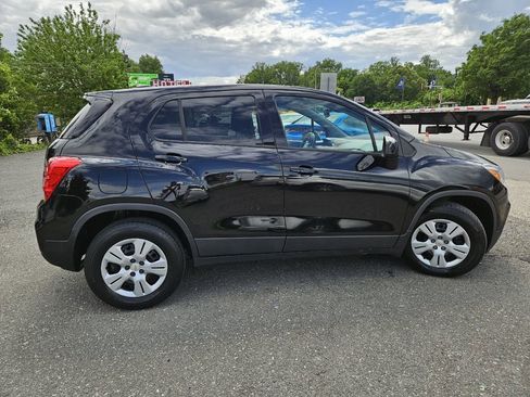 Used 2017 Chevrolet Trax LS w/ Fleet Convenience Package FWD image 6
