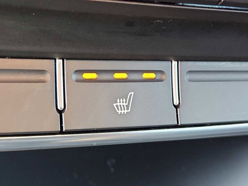 Used 2019 Kia Sorento LX w/ LX Convenience Package image 23