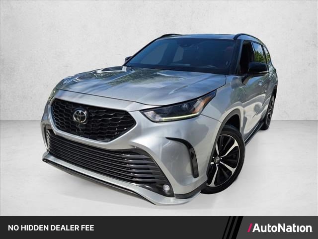 Used 2022 Toyota Highlander XSE FWD image 1