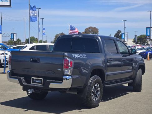 Used 2023 Toyota Tacoma TRD Off-Road AWD/4WD image 7