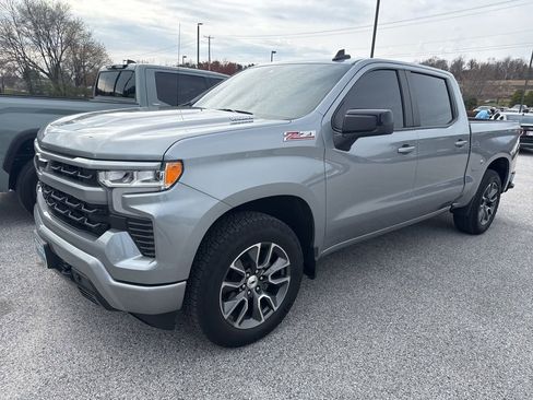Used 2024 Chevrolet Silverado 1500 RST image 3