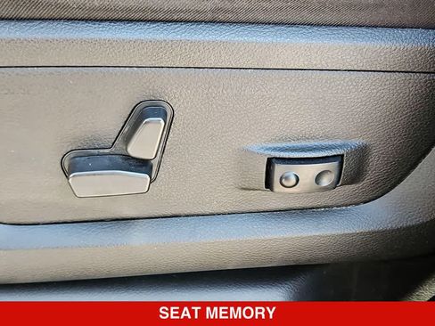 Used 2022 RAM 2500 Laramie AWD/4WD image 16
