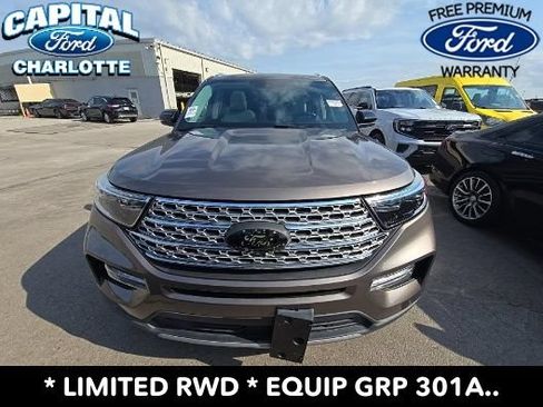 Used 2021 Ford Explorer Limited w/ Equipment Group 301A RWD image 2