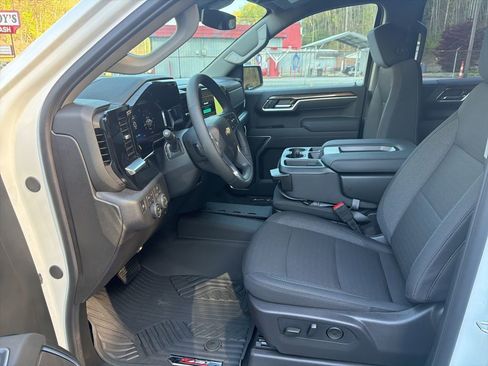 New 2026 Chevrolet Silverado 1500 LT image 8