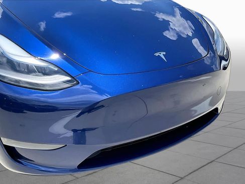 Used 2024 Tesla Model Y Long Range AWD/4WD image 27