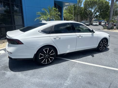 Used 2024 Honda Accord Touring image 8