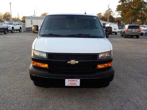 Used 2020 Chevrolet Express 3500 Extended w/ Driver Convenience Package image 8