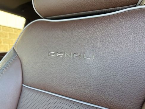 Used 2024 GMC Sierra 2500 Denali w/ Denali Reserve Package AWD/4WD image 19